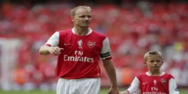 全新主场战袍与球队形象焕新- 爱游戏体育