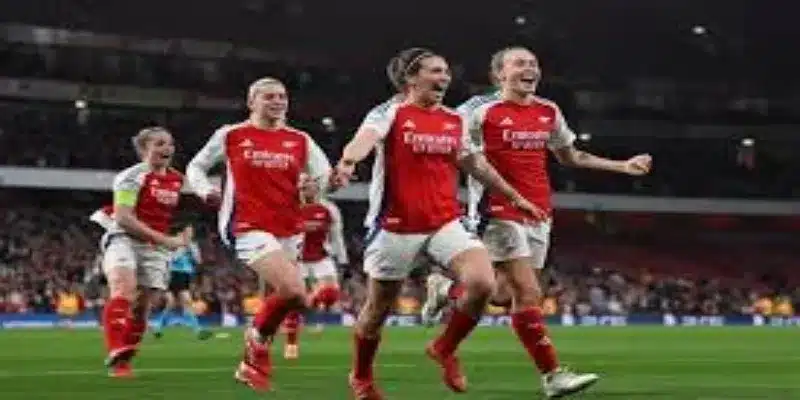 联赛格局与技术分析- 爱游戏体育