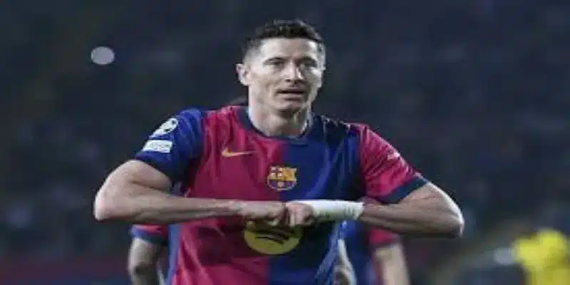 莱万转会风波再起：巴萨首轮报价遇挫- 爱游戏体育