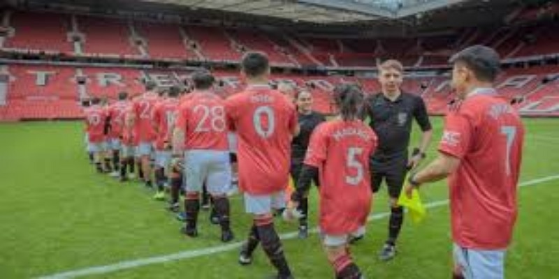 传奇球星闪耀：战术配合与个人能力-爱游戏体育