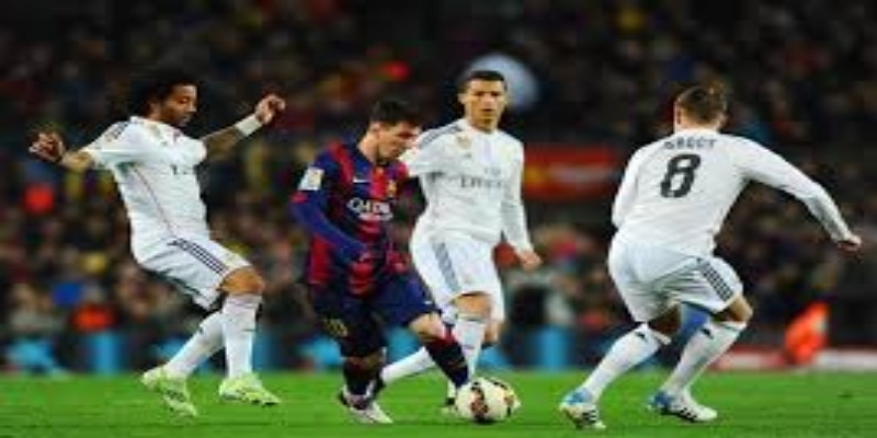 战术新纪元：苏亚雷斯如何融入巴萨体系？—爱游戏体育战术中心独家图解-爱游戏体育