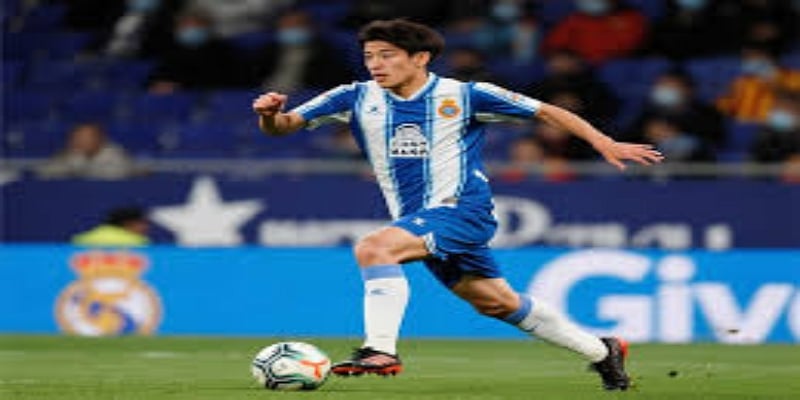 竞争对手的表现与爱游戏体育数据对比- 爱游戏体育