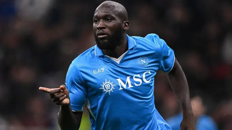 爱游戏体育·罗梅卢·卢卡库的球场技术